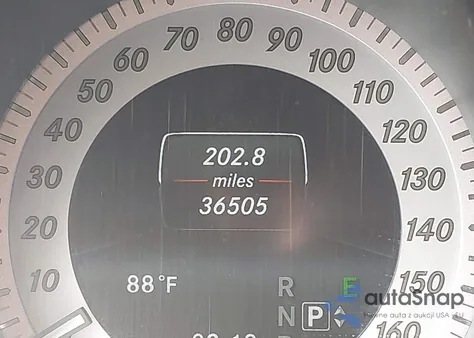 2015 Mercedes-Benz Glk 350 z USA, uszkodzony, nr VIN WDCGG5HB3FG441600